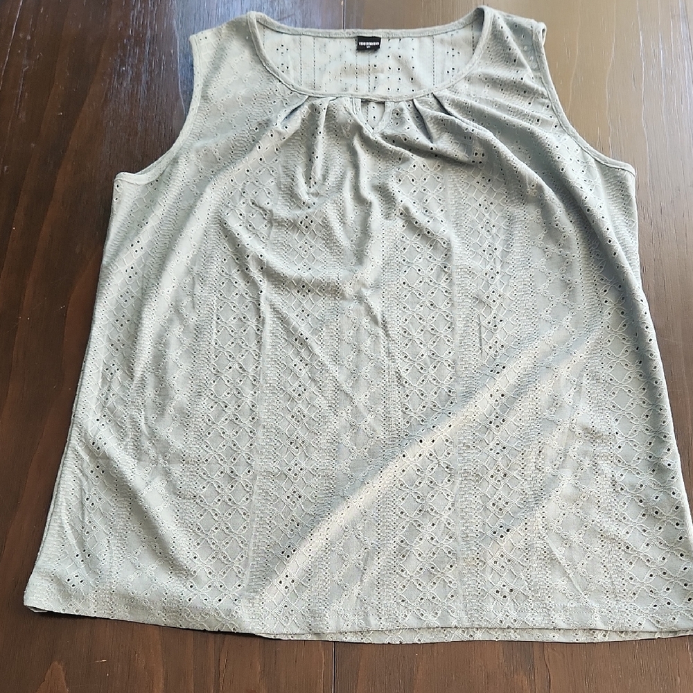 Isermeo Gray Eyelet Tank Top Sz XL